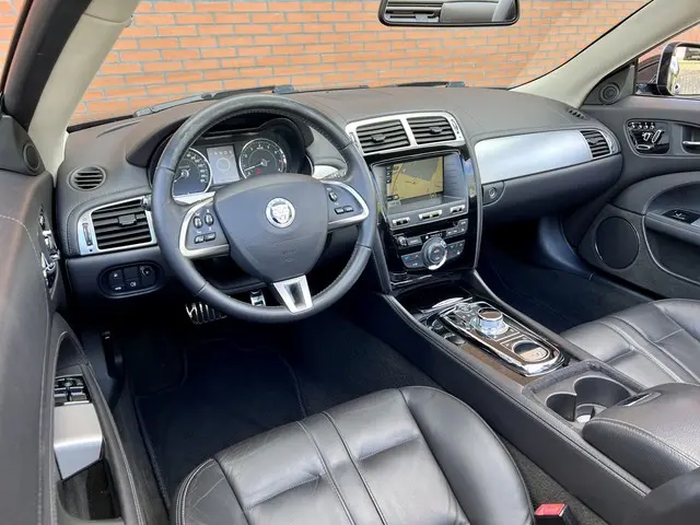 Jaguar XK 5.0 V8 Convertible Portfolio 2013 Benzine 8