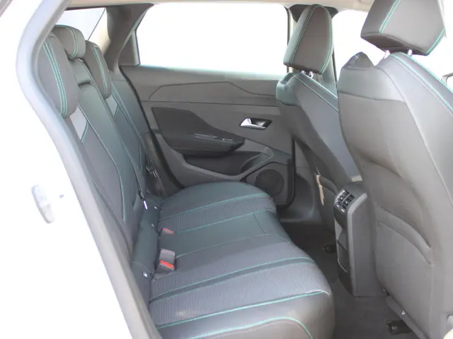 Peugeot 308 SW 1.2 PT ACTIVE PACK BUSINESS 2025 Benzine 11