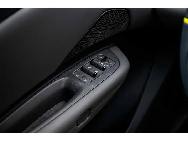 Lynk & Co 02 More 66 kWh 2026 Elektrisch 27