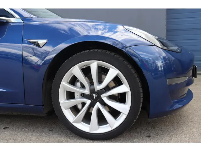 Tesla Model 3 Long Range AWD 75 kWh 2019 Elektrisch 19