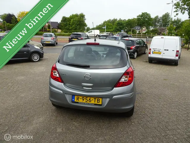 Opel Corsa 1.2 EcoFlex Selection 2013 Benzine 3