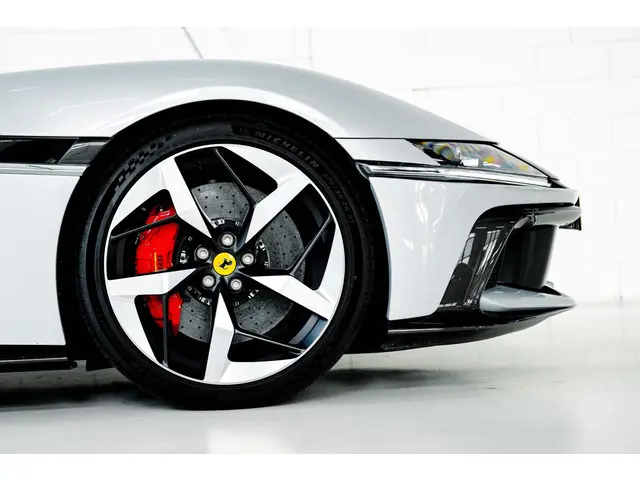 Ferrari 12Cilindri V12 2025 Benzine 21