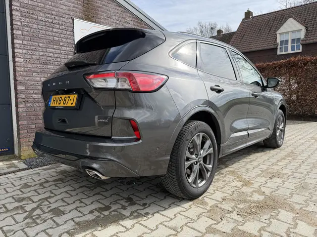 Ford Kuga 2.5 PHEV ST-Line X 2022 Hybride Benzine 6