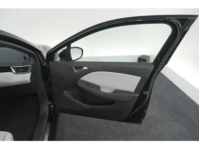 Renault Clio TCe 130 EDC Initiale Paris 2020 Benzine 78