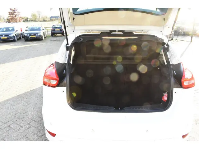 Ford Focus 1.5 Titanium Edition 2015 Benzine 11