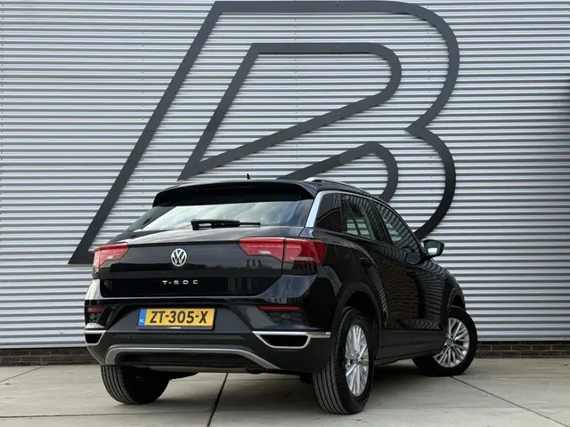 Volkswagen T-Roc 3
