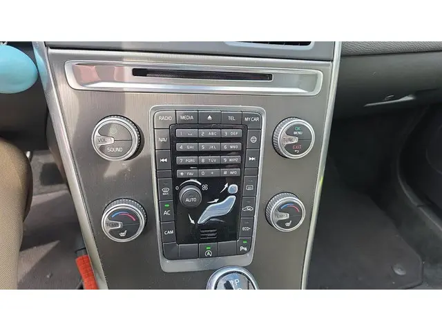 Volvo XC60 2.0 T5 FWD Summum 2014 Benzine 6