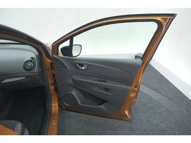 Renault Captur TCe 90 Intens 2019 Benzine 61