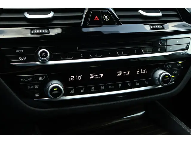 BMW 5 Serie 520d High Excecutive 2017 Benzine 19