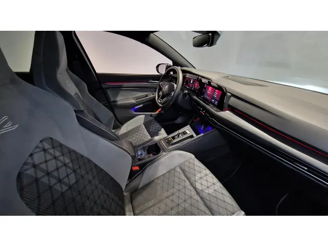 Volkswagen Golf 1.5 eTSI R-Line 2022 Benzine 24