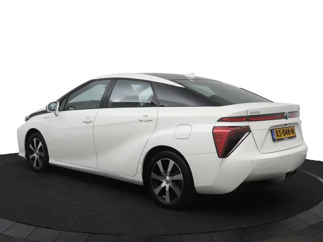 Toyota Mirai FCV Executive 2016 Waterstof 12