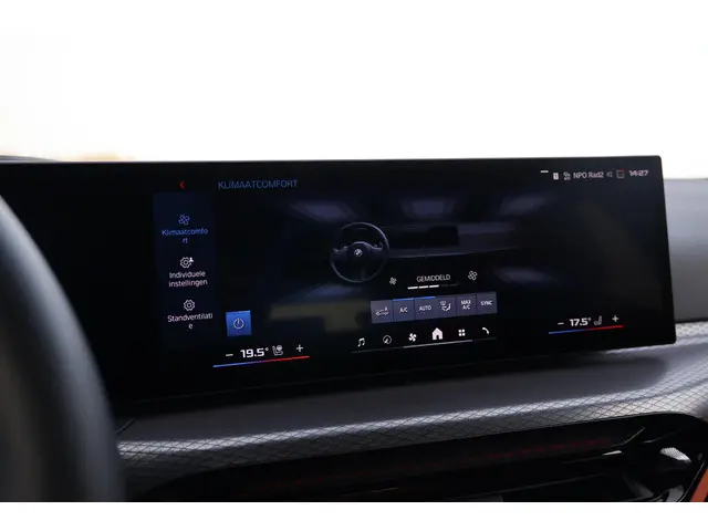 BMW M3 3-serie Touring xDrive Competition 2025 Benzine 48