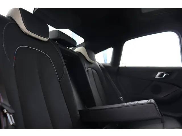 BMW 2 Serie Gran Coupé 220i 2023 Benzine 8