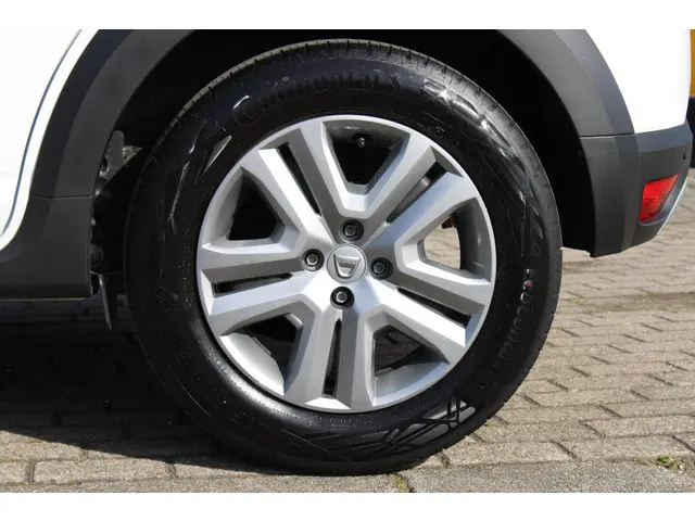 Dacia Sandero Stepway TCe 90 Essential 2022 Benzine 30