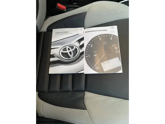 Toyota Yaris 1.5 Hybrid Dynamic 2019 Hybride Benzine 32