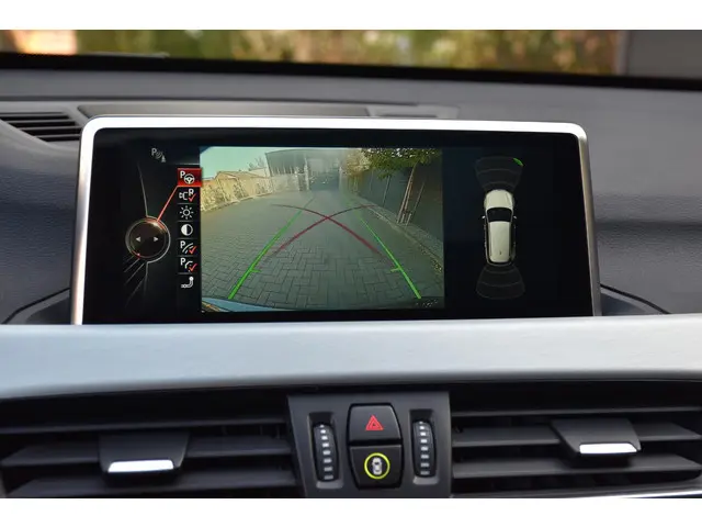 BMW X1 xDrive25i 2016 Benzine 37