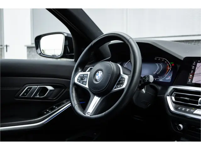 BMW 3 Serie Touring 320i M Sport High Ex 2021 Benzine 46