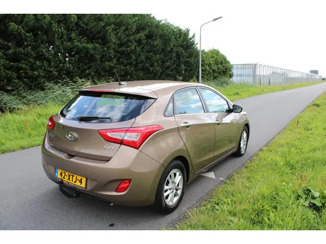 Hyundai i30 1.6 GDI i-Vision Automaat 2012 Benzine 6