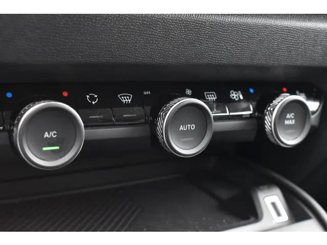 Citroën C4 Puretech 130 Shine 2022 Benzine 15