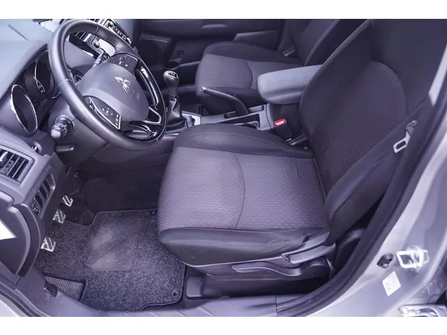 Mitsubishi ASX 1.6 Cleartec Intense 2019 Benzine 29