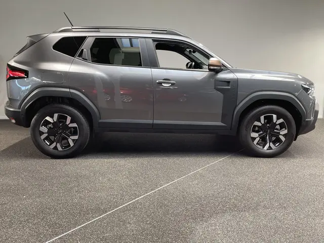 Dacia Duster 1.6 Hybrid 140 Extreme 2024 Hybride Benzine 9
