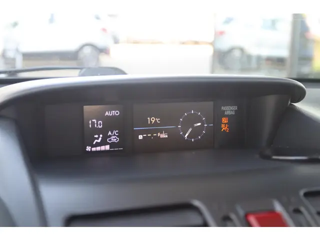 Subaru XV 2.0I LUXURY PLUS AWD AUT. 2012 Benzine 28