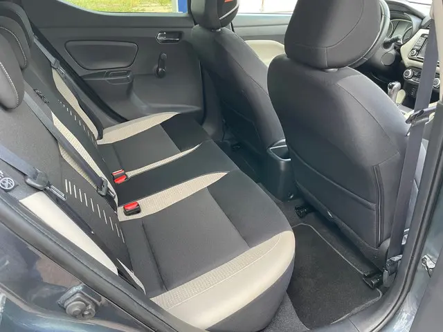 Nissan Micra 0.9 IG-T Tekna 2019 Benzine 9