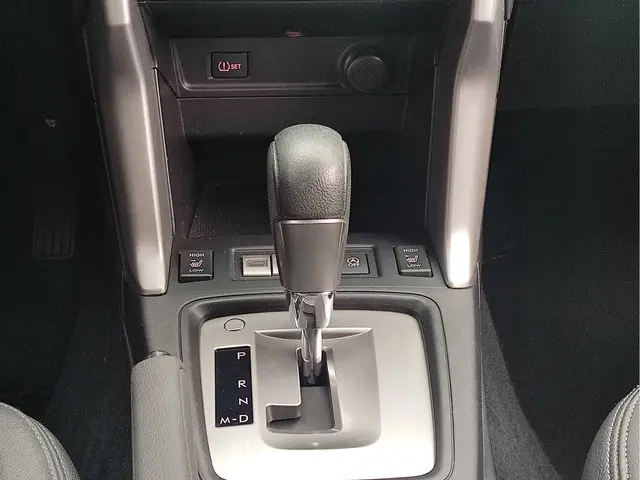 Subaru Forester 2.0 Luxury 2015 Benzine 18