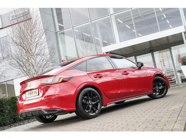 Honda Civic 2.0i e:HEV SPORT 2023 Hybride Benzine 25