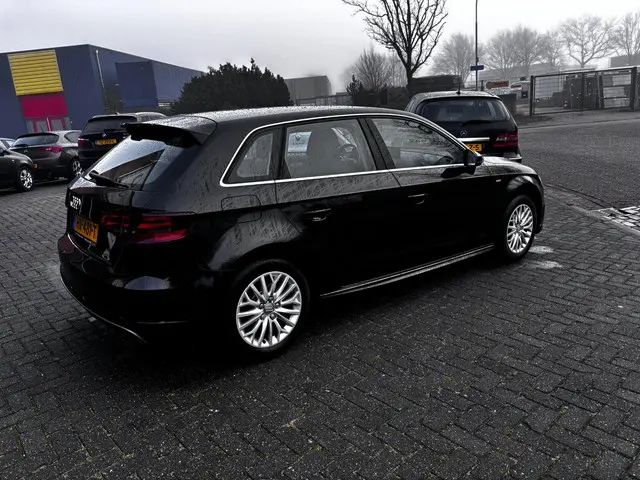 Audi A3 Sportback 1.4 TFSI CoD Ambiente 2015 Benzine 3