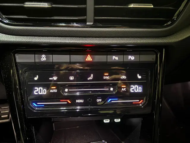 Volkswagen T-Roc 2.0 TSI 4Motion R-Line 2023 Benzine 21