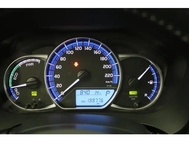 Toyota Yaris 1.5 Hybrid Aspiration 2015 Hybride Benzine 6