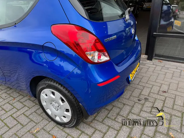 Hyundai i20 1.2i First Edition / APK 10-2026 2013 Benzine 12