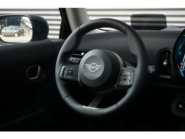 MINI 3-Deurs Cooper C 2025 Benzine 32