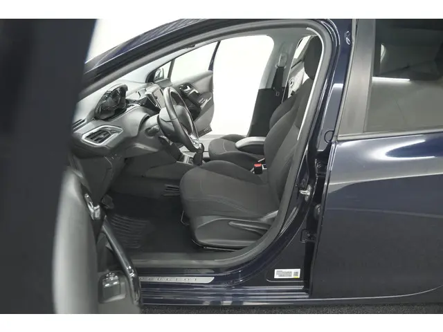 Peugeot 208 PureTech 82 Signature 2019 Benzine 25