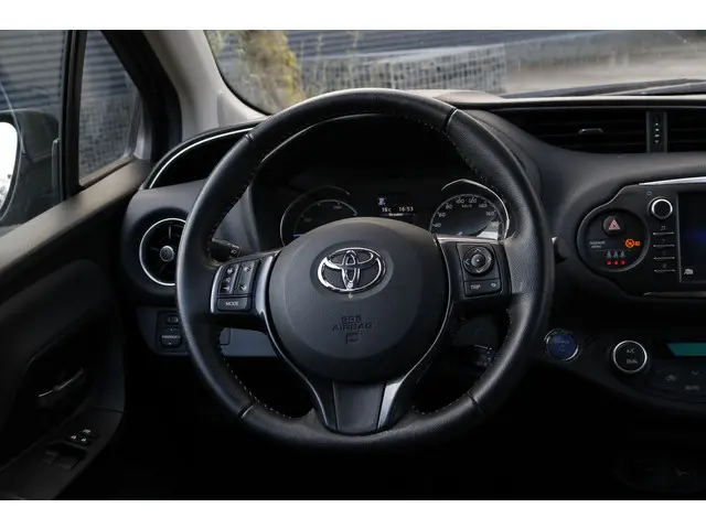 Toyota Yaris 1.5 Hybrid Y20 2019 Hybride Benzine 22