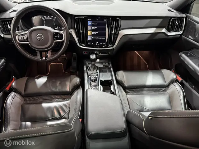 Volvo V60 2.0 T5 R-Design Car-Play 2019 Benzine 18