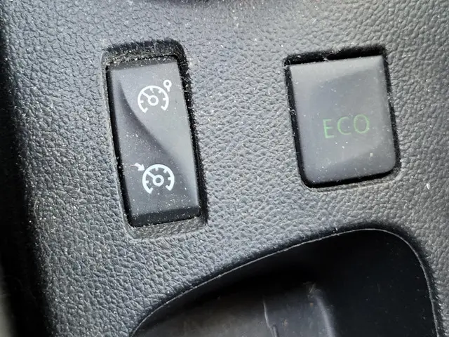 Renault Clio Estate 0.9 TCe Limited 2019 Benzine 22