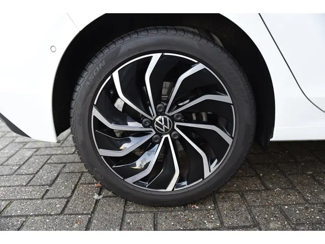 Volkswagen Golf 1.5 eTSI Style 2022 Benzine 22