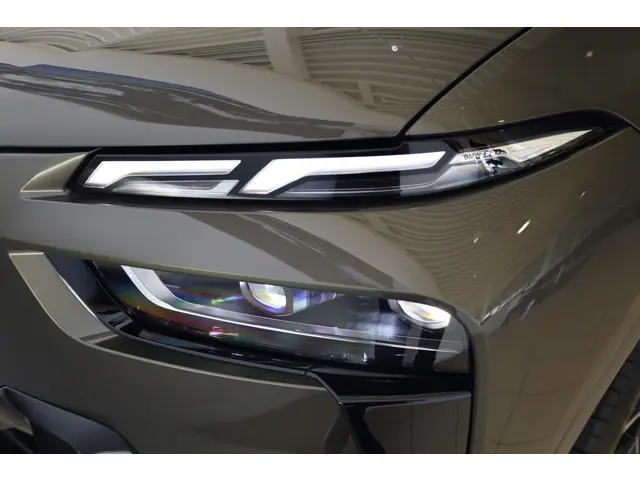 BMW X7 xDrive40i 2025 Benzine 42