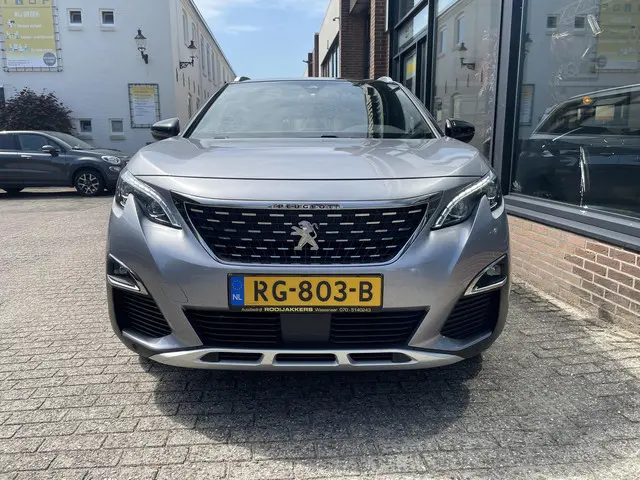 Peugeot 5008 2