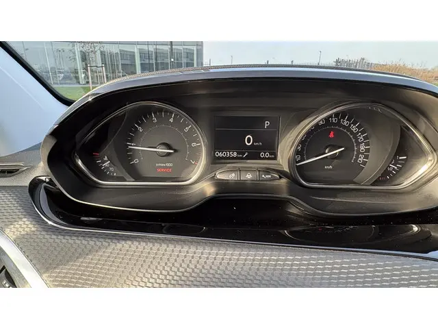 Peugeot 2008 1.2 PureTech Allure 2016 Benzine 17