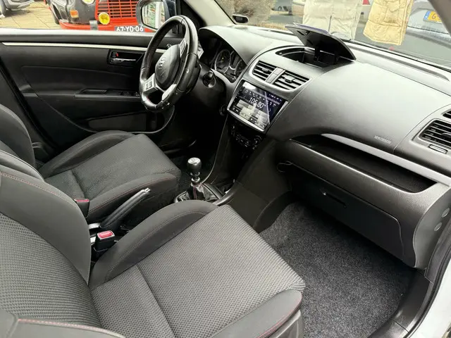 Suzuki Swift 1.6 Sport in top staat 2015 Benzine 8