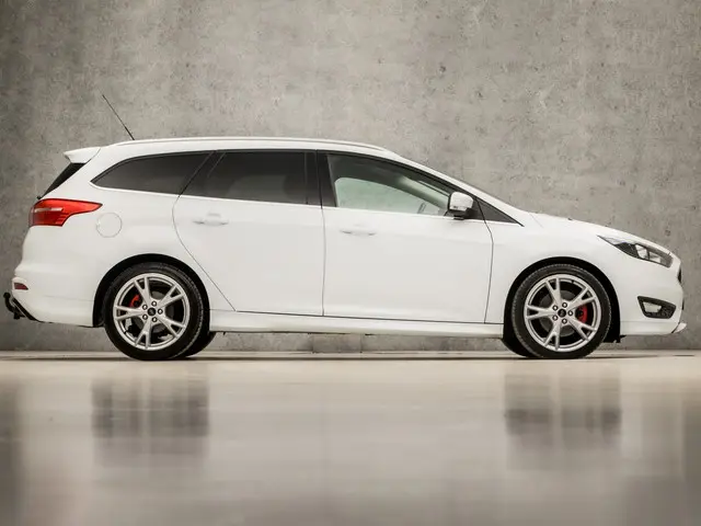 Ford Focus Wagon 1.5 ST-Line Titanium 2016 Benzine 4