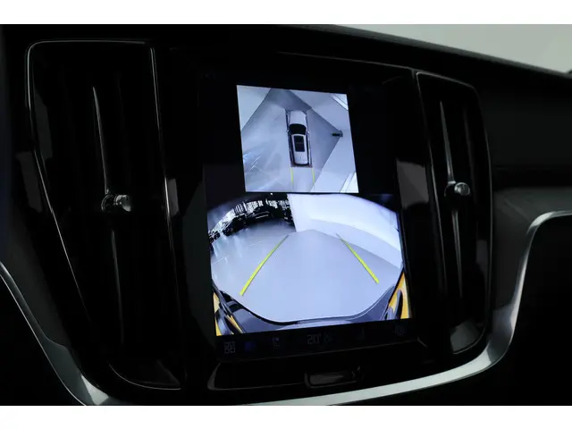 Volvo V60 T8 Recharge Ultra Dark 2025 Hybride Benzine 25