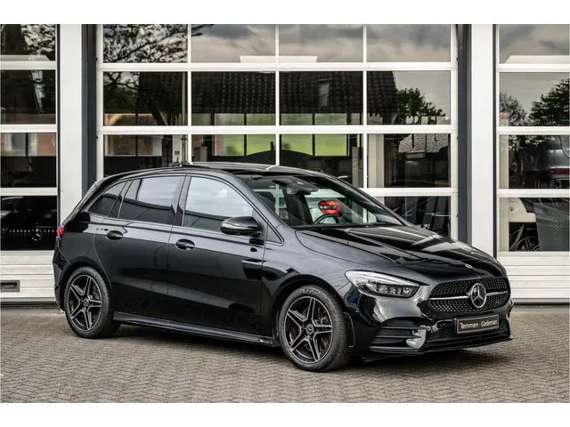 Mercedes-Benz B-Klasse 250 AMG Line 2022 Benzine