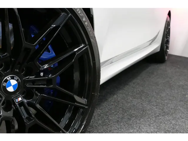 BMW 3 Serie 330e M Sport 2020 Hybride Benzine 25