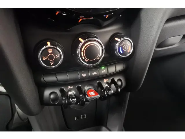 MINI One Mini 102pk BNS 2017 Benzine 25