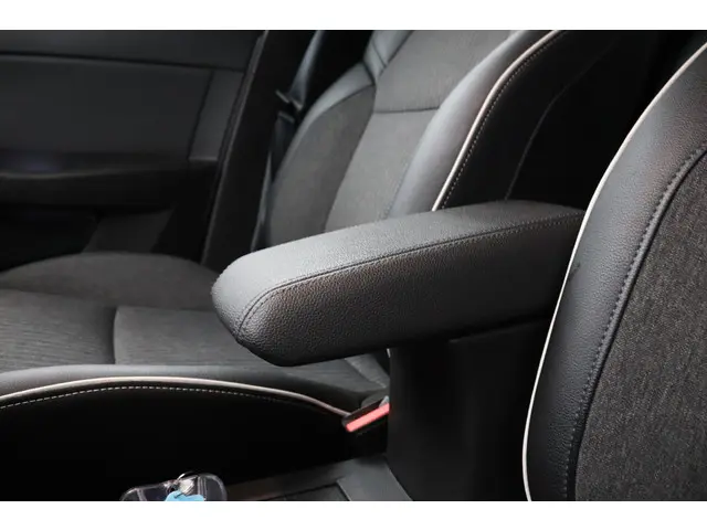 Renault Clio 1.3 TCe 130 EDC Intens 2019 Benzine 18