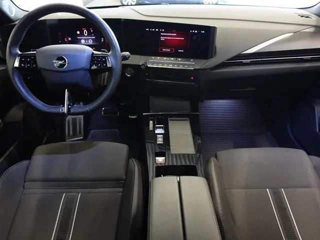 Opel Astra 1.2 130pk GS Line Automaat 2023 Benzine 39